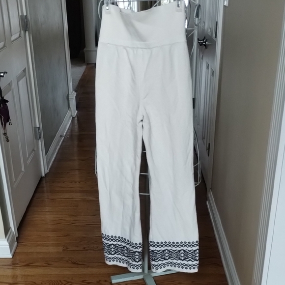 Aerie Cream Pants with Black Pattern - Picture 3 of 15